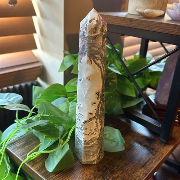 Sparkling moss agate tower - Picture 2 of 4